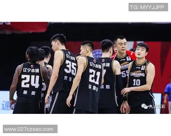 南京同曦与上海男篮激战正酣谁将赢得这场精彩对决